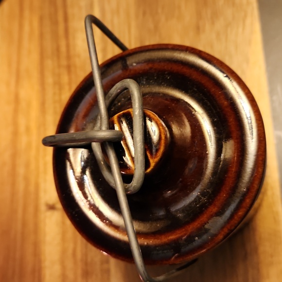4in Small Brown Crock with metal snap lid Vintage - Picture 3 of 7